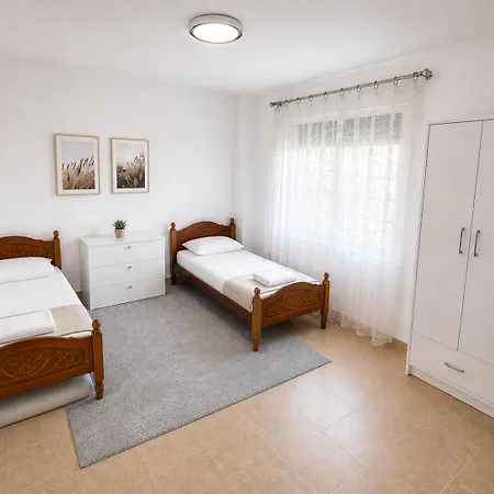 Appartement Lumineux à Quelques Minutes à Pied De La